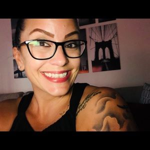 Meet your Posher, Renee